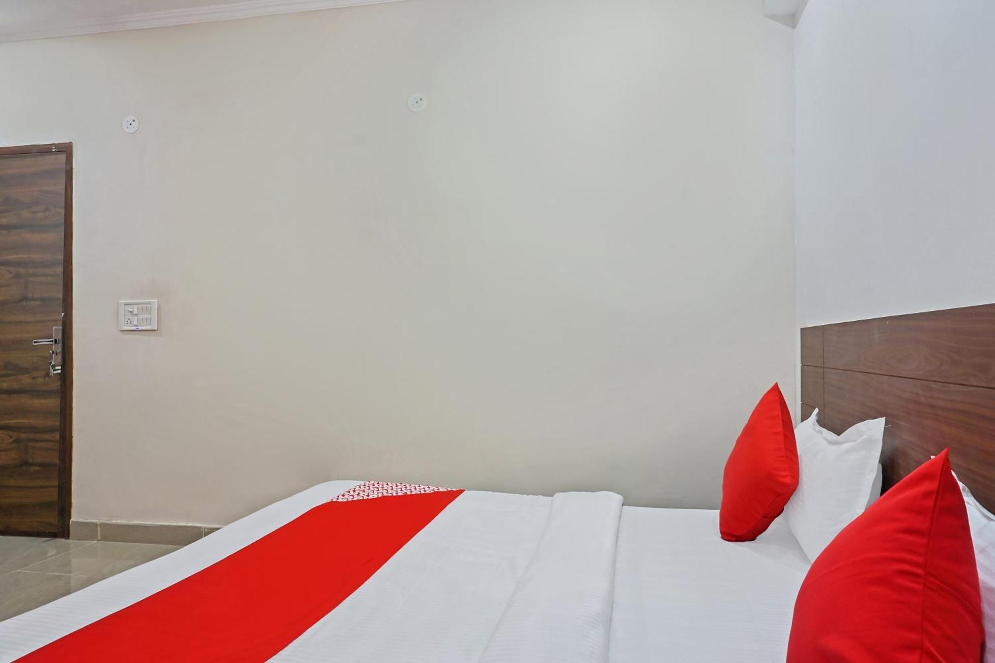 Hotel O Quadis Noida Luaran gambar